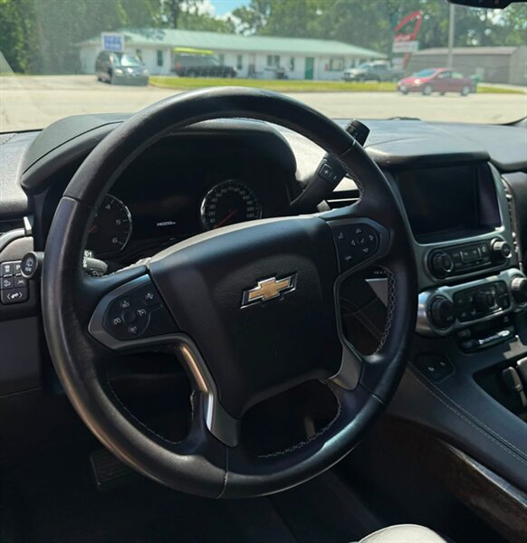 2017 Chevrolet Tahoe LT - Photo 9 - Elkhart, IN 46514