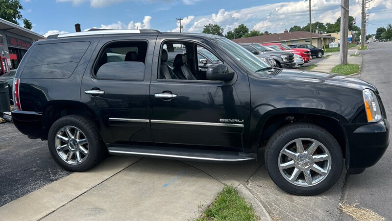 2012 GMC Yukon Denali - Photo 1 - Elkhart, IN 46514