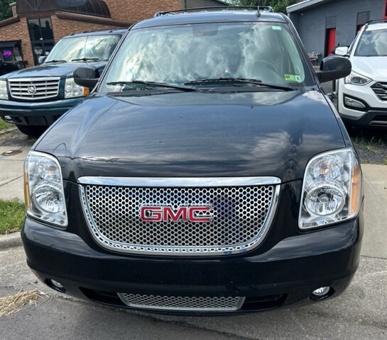 2012 GMC Yukon Denali - Photo 5 - Elkhart, IN 46514
