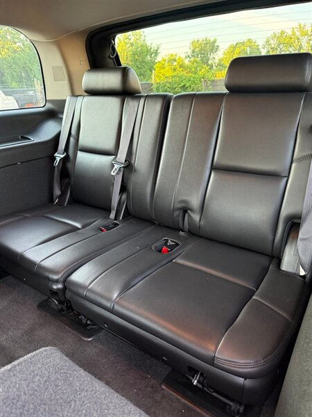 2012 GMC Yukon Denali - Photo 14 - Elkhart, IN 46514