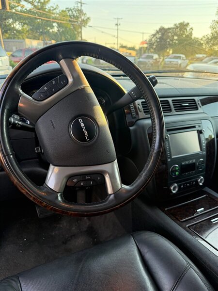 2012 GMC Yukon Denali - Photo 12 - Elkhart, IN 46514