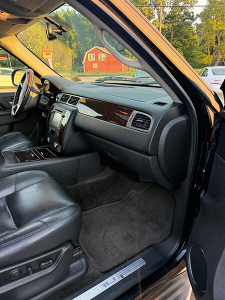 2012 GMC Yukon Denali - Photo 16 - Elkhart, IN 46514