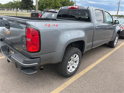 2018 Chevrolet Colorado LT   - Photo 2 - Elkhart, IN 46514