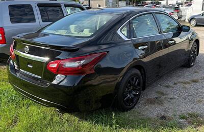2017 Nissan Altima 2.5 S   - Photo 5 - Elkhart, IN 46514