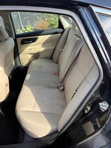 2017 Nissan Altima 2.5 S   - Photo 10 - Elkhart, IN 46514