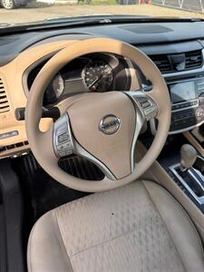 2017 Nissan Altima 2.5 S   - Photo 8 - Elkhart, IN 46514