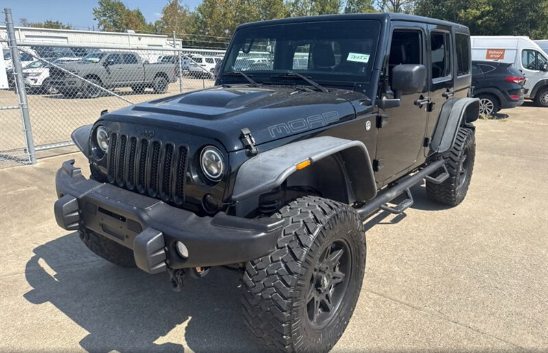 2013 Jeep Wrangler Unlimited Sahara - Photo 1 - Elkhart, IN 46514
