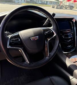 2015 Cadillac Escalade Platinum   - Photo 9 - Elkhart, IN 46514