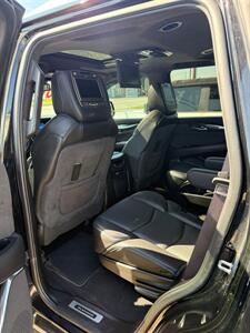 2015 Cadillac Escalade Platinum   - Photo 11 - Elkhart, IN 46514