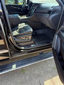 2015 Cadillac Escalade Platinum   - Photo 17 - Elkhart, IN 46514