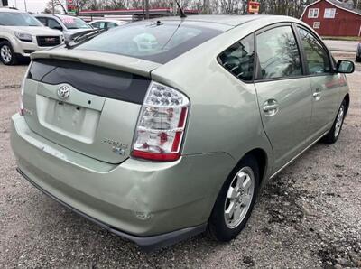 2007 Toyota Prius Touring   - Photo 2 - Elkhart, IN 46514