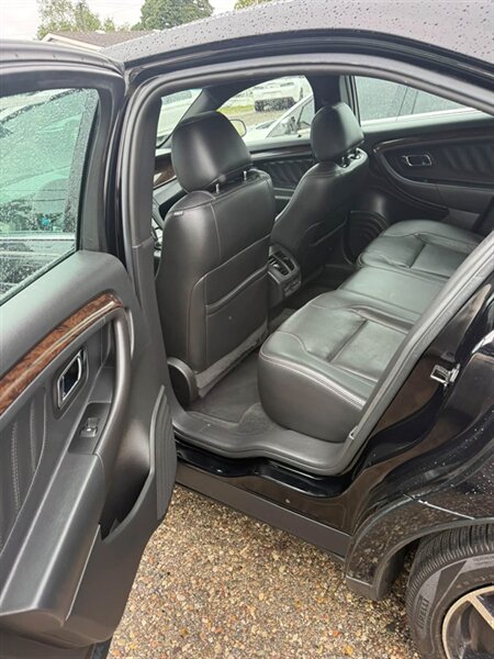 2016 Ford Taurus Limited - Photo 9 - Elkhart, IN 46514