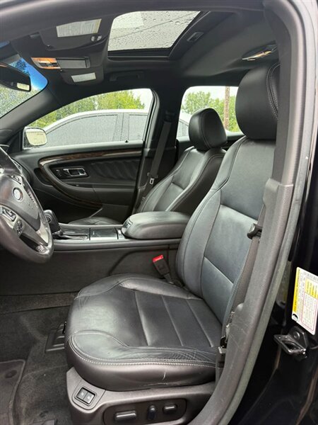 2016 Ford Taurus Limited - Photo 4 - Elkhart, IN 46514