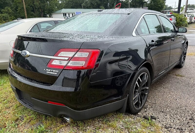 2016 Ford Taurus Limited - Photo 6 - Elkhart, IN 46514