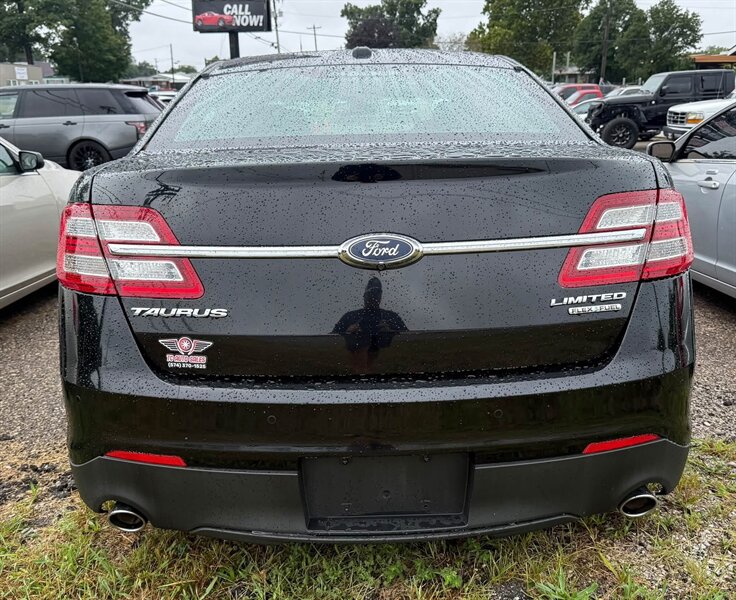 2016 Ford Taurus Limited - Photo 5 - Elkhart, IN 46514