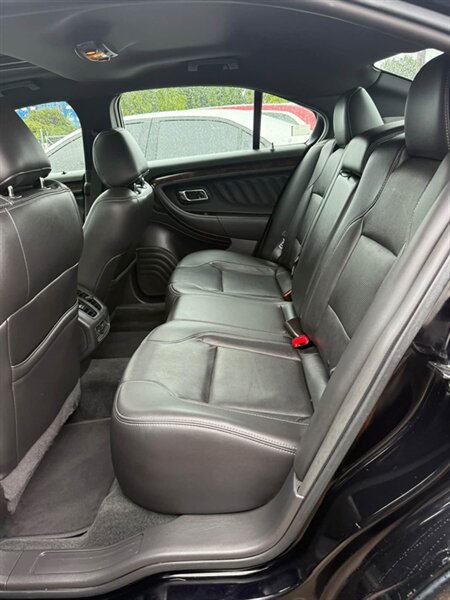 2016 Ford Taurus Limited - Photo 8 - Elkhart, IN 46514