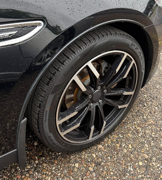 2016 Ford Taurus Limited - Photo 15 - Elkhart, IN 46514