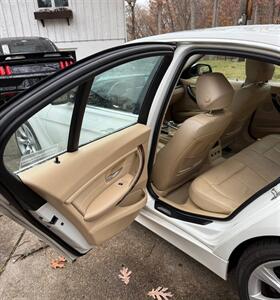 2013 BMW ActiveHybrid 3   - Photo 18 - Elkhart, IN 46514