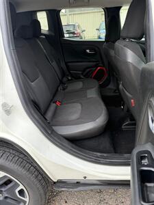 2017 Jeep Renegade Trailhawk   - Photo 16 - Elkhart, IN 46514