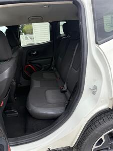 2017 Jeep Renegade Trailhawk   - Photo 11 - Elkhart, IN 46514
