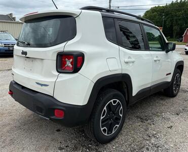 2017 Jeep Renegade Trailhawk   - Photo 5 - Elkhart, IN 46514