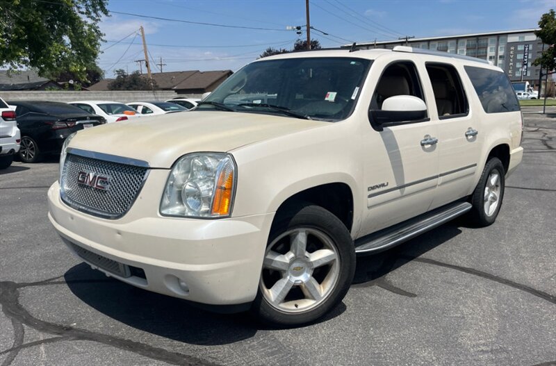 2013 GMC Yukon XL Denali - Photo 1 - Elkhart, IN 46514