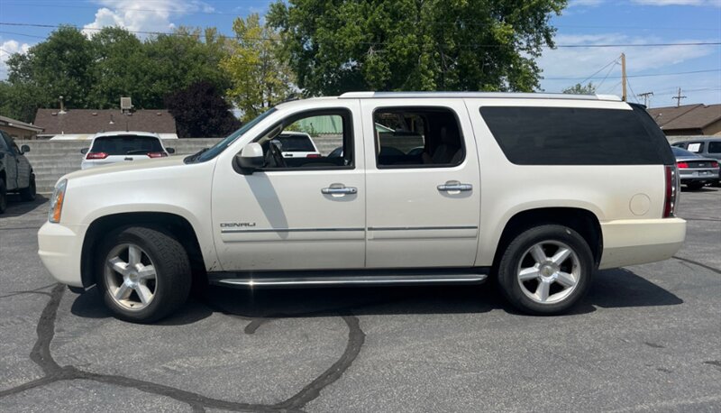 2013 GMC Yukon XL Denali - Photo 8 - Elkhart, IN 46514