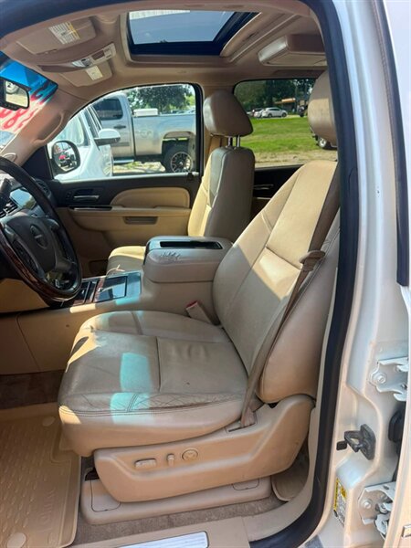 2013 GMC Yukon XL Denali - Photo 17 - Elkhart, IN 46514