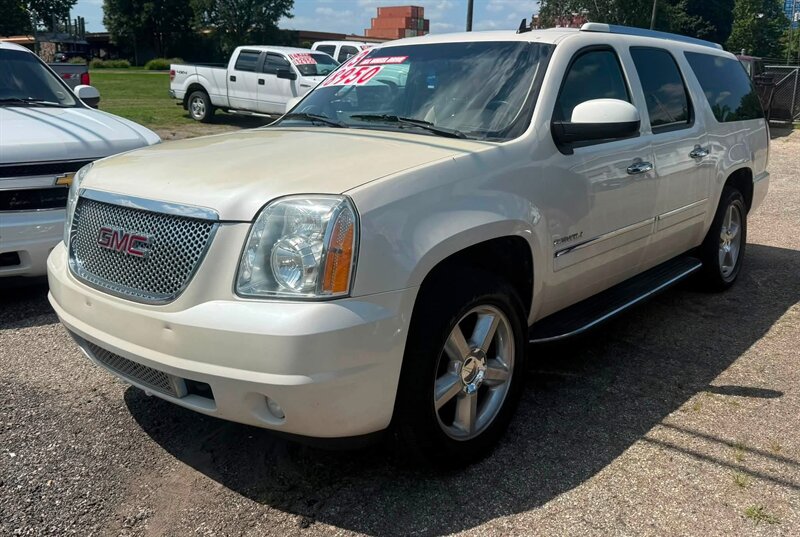2013 GMC Yukon XL Denali - Photo 11 - Elkhart, IN 46514