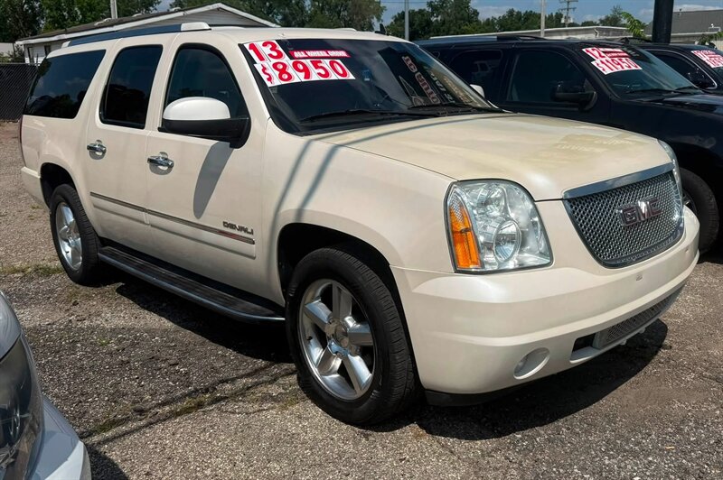 2013 GMC Yukon XL Denali - Photo 12 - Elkhart, IN 46514
