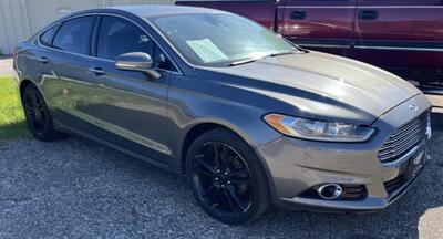 2014 Ford Fusion Titanium   - Photo 2 - Elkhart, IN 46514