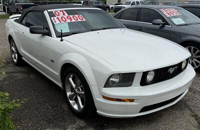 2007 Ford Mustang GT Deluxe   - Photo 2 - Elkhart, IN 46514