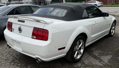 2007 Ford Mustang GT Deluxe   - Photo 4 - Elkhart, IN 46514