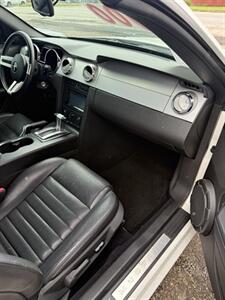 2007 Ford Mustang GT Deluxe   - Photo 10 - Elkhart, IN 46514