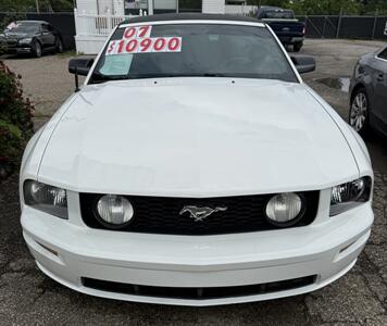 2007 Ford Mustang GT Deluxe   - Photo 3 - Elkhart, IN 46514