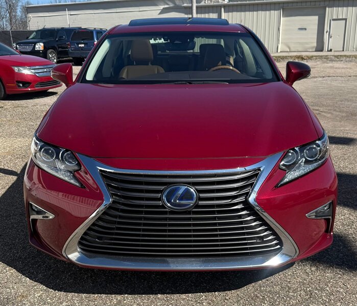 2016 Lexus ES 300h  