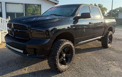 2014 RAM 1500 Express   - Photo 2 - Elkhart, IN 46514