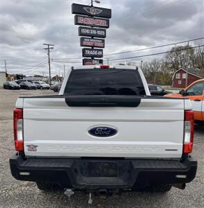 2018 Ford F-250 Super Duty XL   - Photo 4 - Elkhart, IN 46514