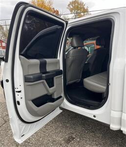 2018 Ford F-250 Super Duty XL   - Photo 9 - Elkhart, IN 46514