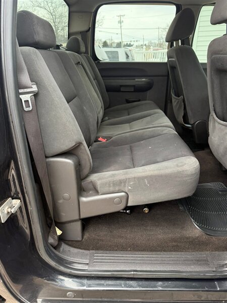 2009 Chevrolet Silverado 1500 LT - Photo 18 - Elkhart, IN 46514