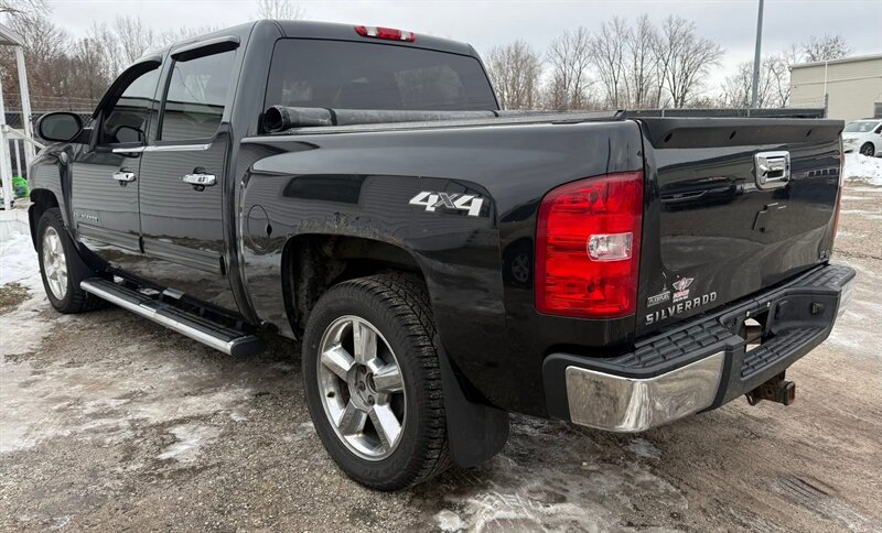 2009 Chevrolet Silverado 1500 LT - Photo 4 - Elkhart, IN 46514