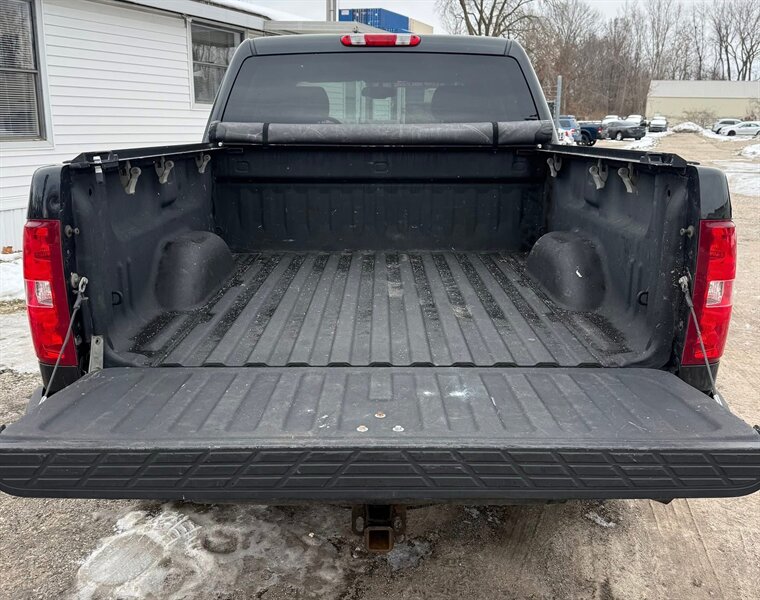 2009 Chevrolet Silverado 1500 LT - Photo 7 - Elkhart, IN 46514