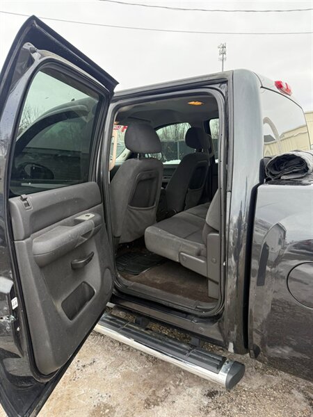 2009 Chevrolet Silverado 1500 LT - Photo 11 - Elkhart, IN 46514