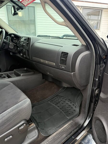 2009 Chevrolet Silverado 1500 LT - Photo 14 - Elkhart, IN 46514