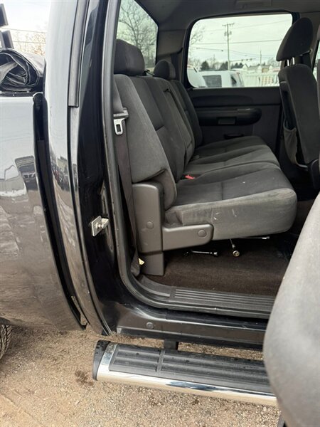 2009 Chevrolet Silverado 1500 LT - Photo 17 - Elkhart, IN 46514