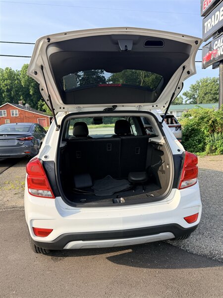 2021 Chevrolet Trax LT - Photo 5 - Elkhart, IN 46514