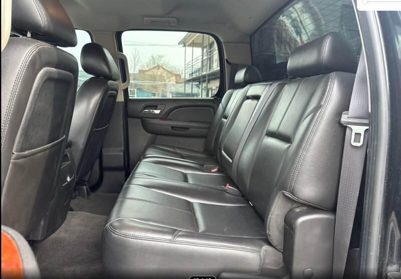 2011 Chevrolet Silverado 2500 LTZ - Photo 10 - Elkhart, IN 46514