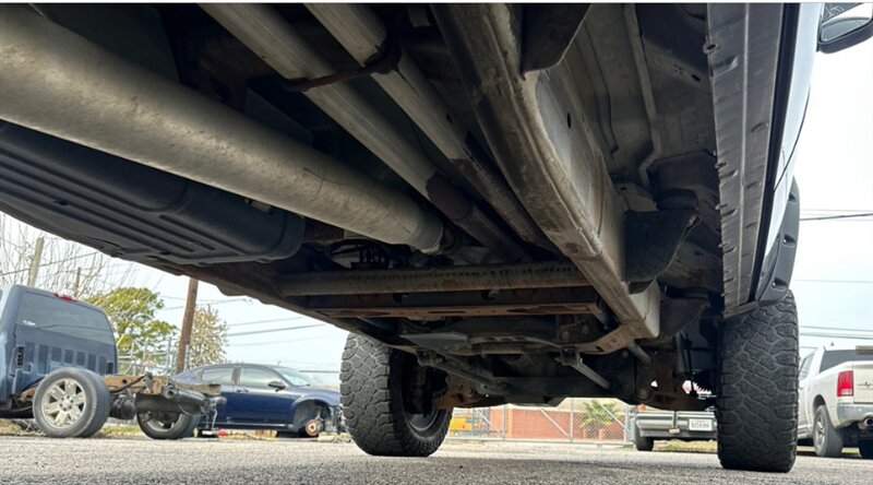 2011 Chevrolet Silverado 2500 LTZ - Photo 14 - Elkhart, IN 46514