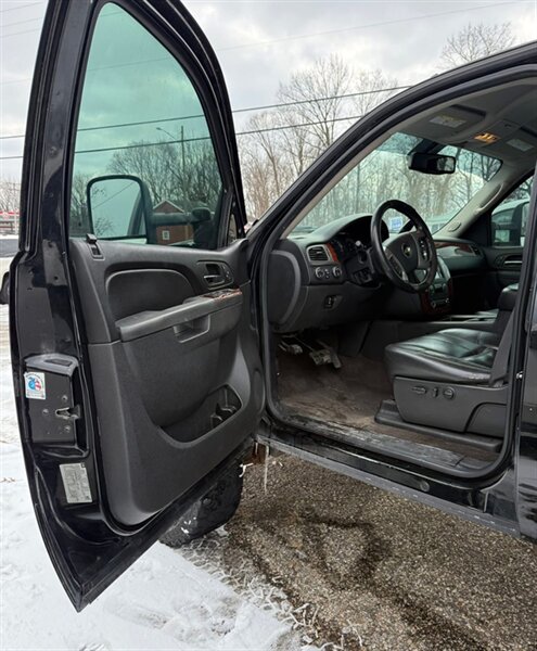 2011 Chevrolet Silverado 2500 LTZ - Photo 23 - Elkhart, IN 46514