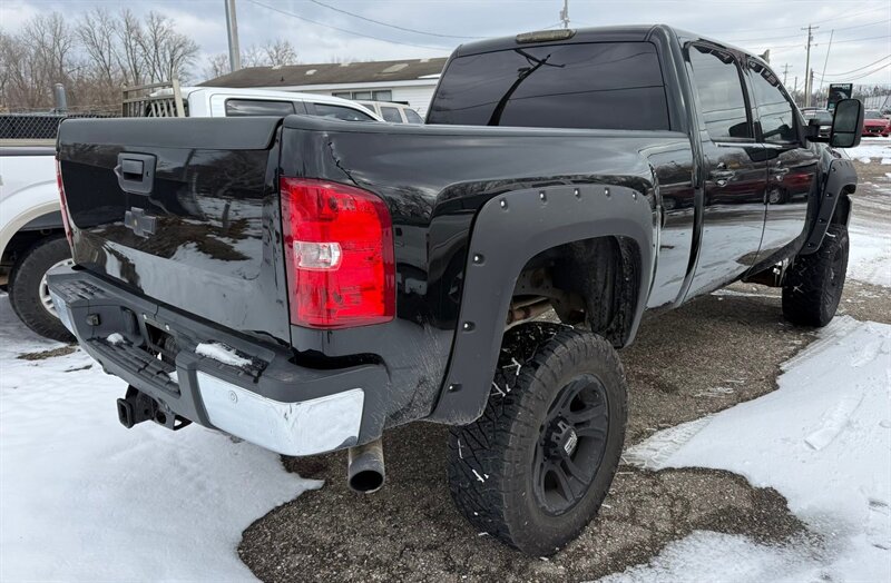 2011 Chevrolet Silverado 2500 LTZ - Photo 21 - Elkhart, IN 46514